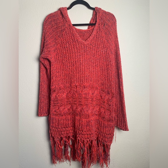 Free People Sweaters - Free People Women Size Medium Santa Rosa‎ Red Hooded Fringe Hem Crochet Sweater